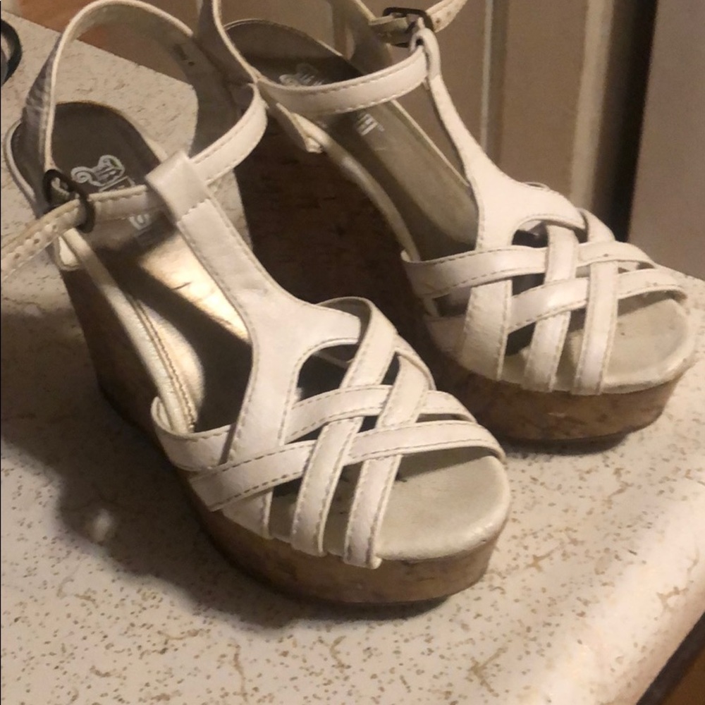 Women’s shoes